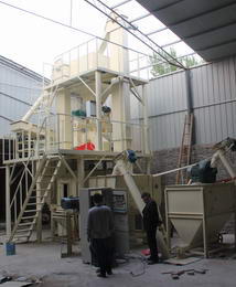 河南原陽綠?？?中型顆粒飼料機(jī)組